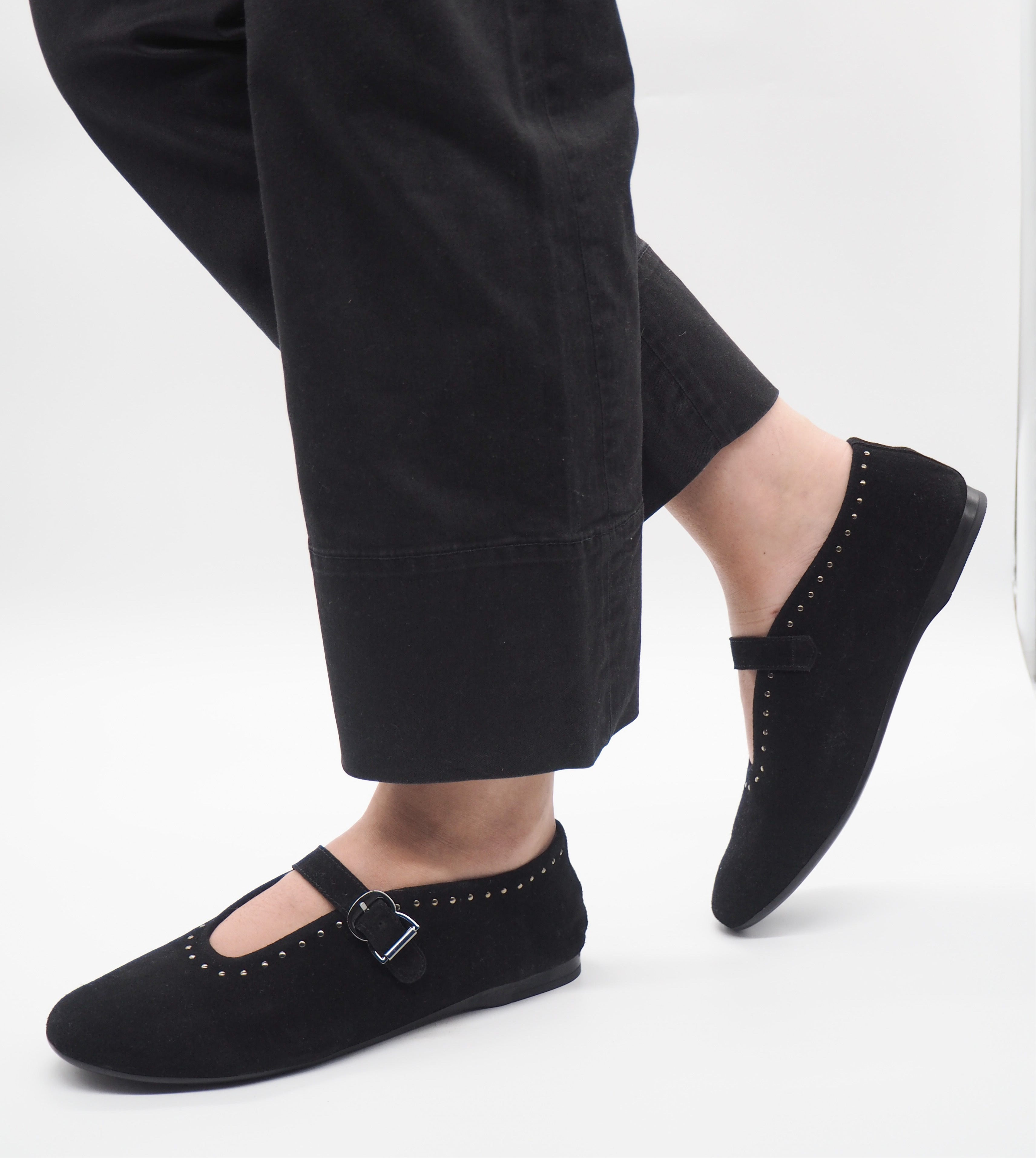 A7544 BAILARINA TACHAS SERRAJE NEGRO