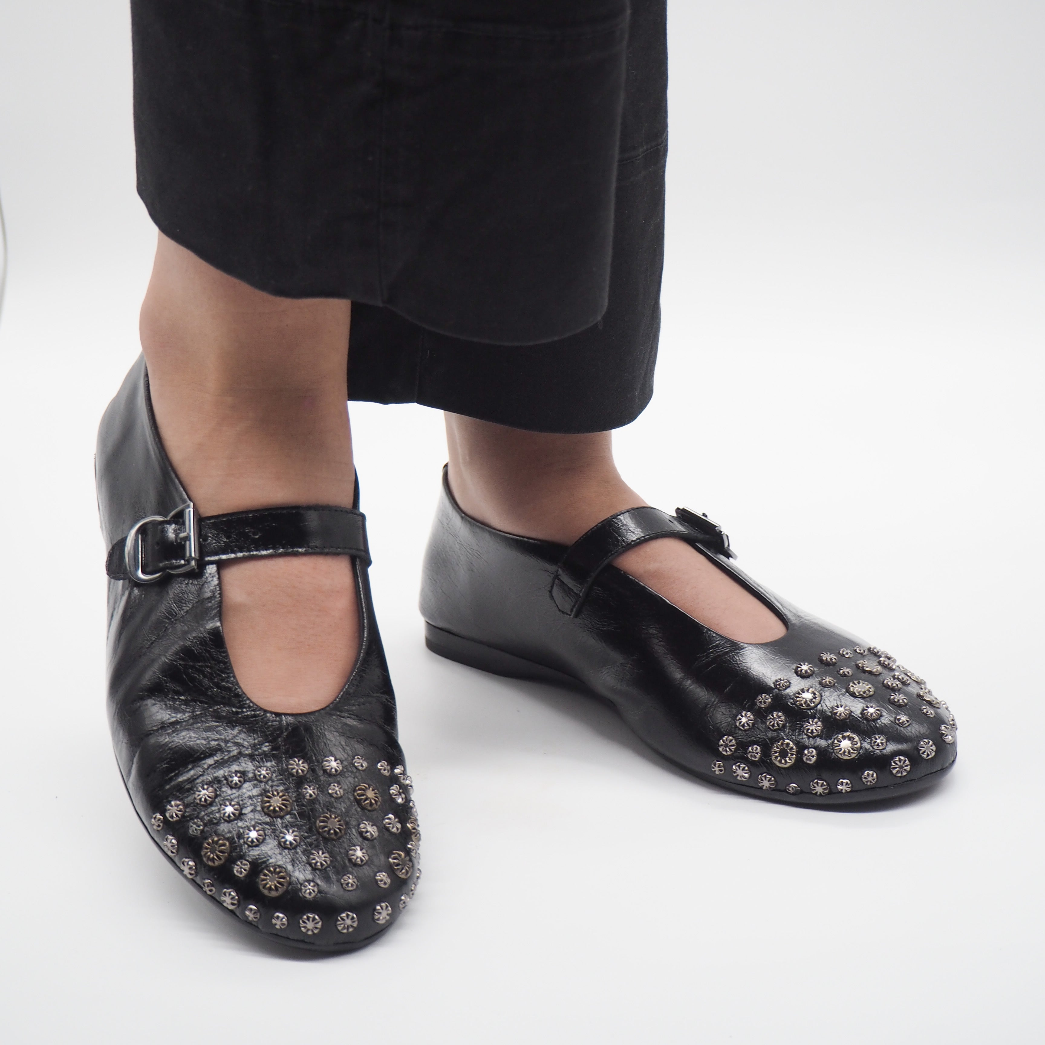 A7528 BAILARINA CHAROL TACHAS NEGRA