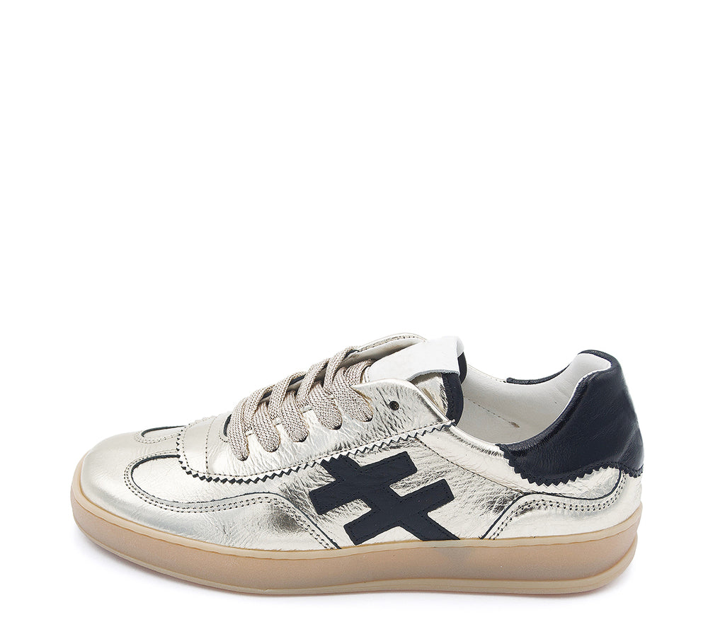 A032 SNEAKERS DORADAS