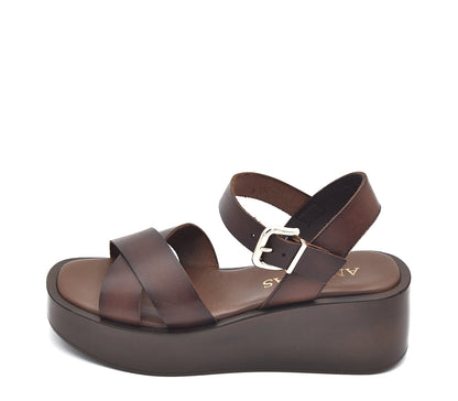 SANDALIA PLATAFORMA MARRON A7407 P VE25|48