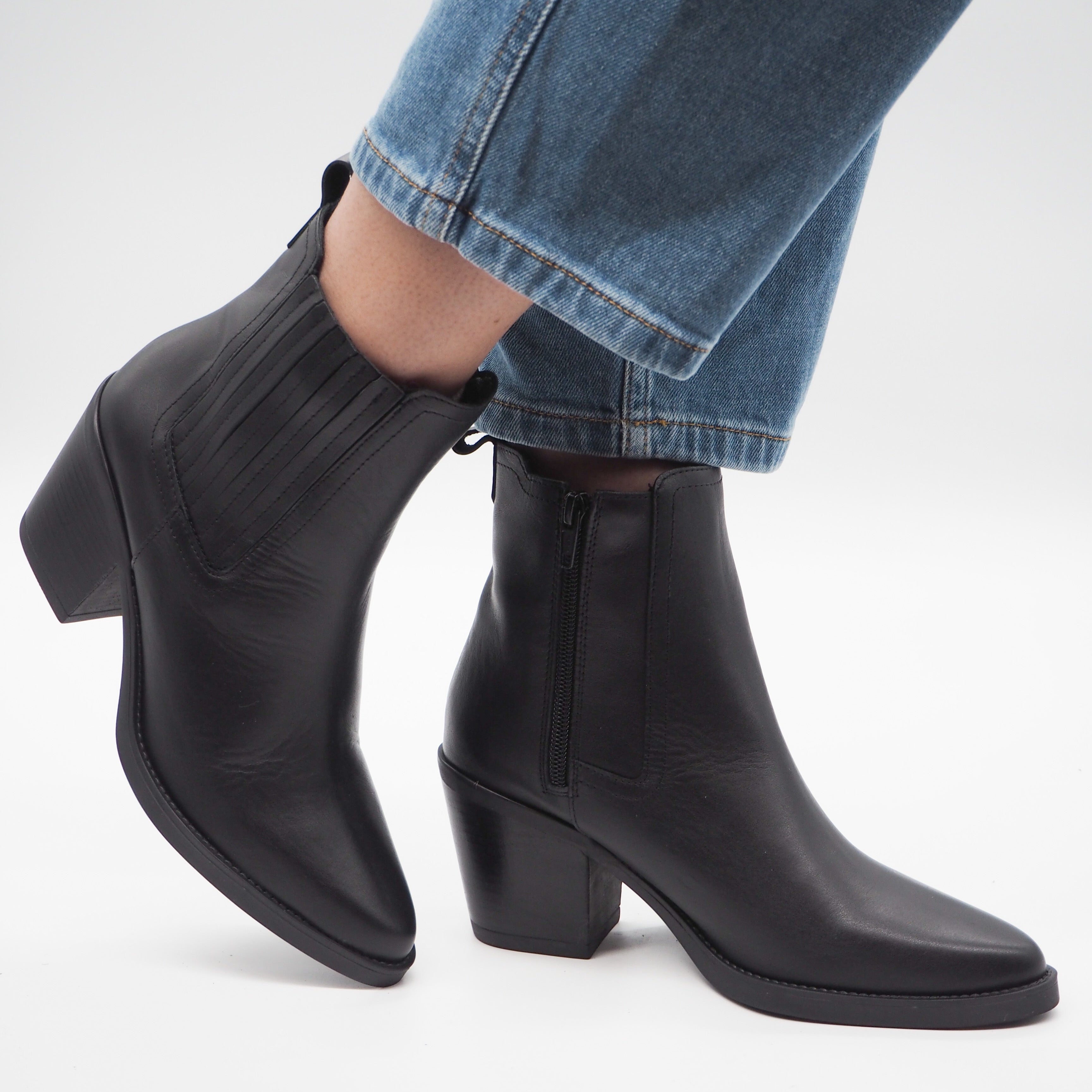 B-15 BOTIN COWBOY PIEL NEGRA
