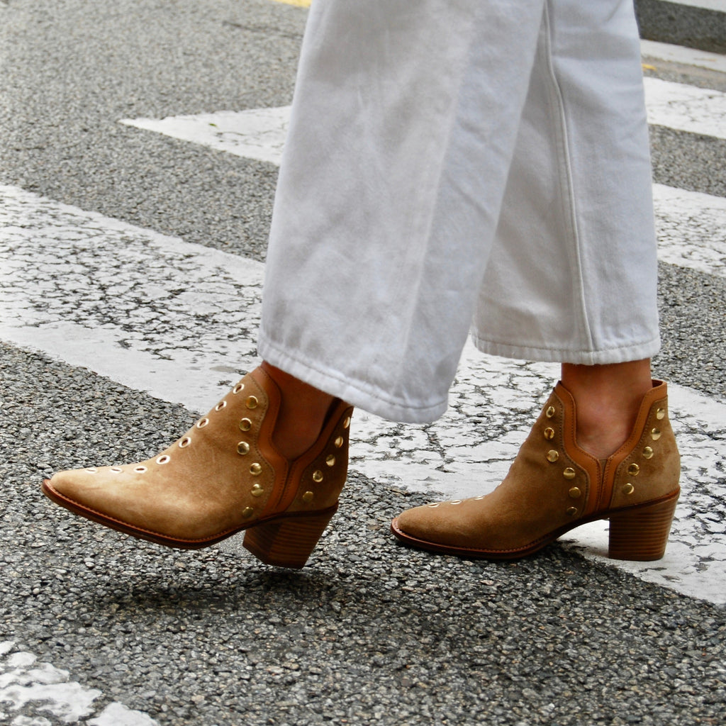 2582 SUEDE LEATHER STUD BOOT
