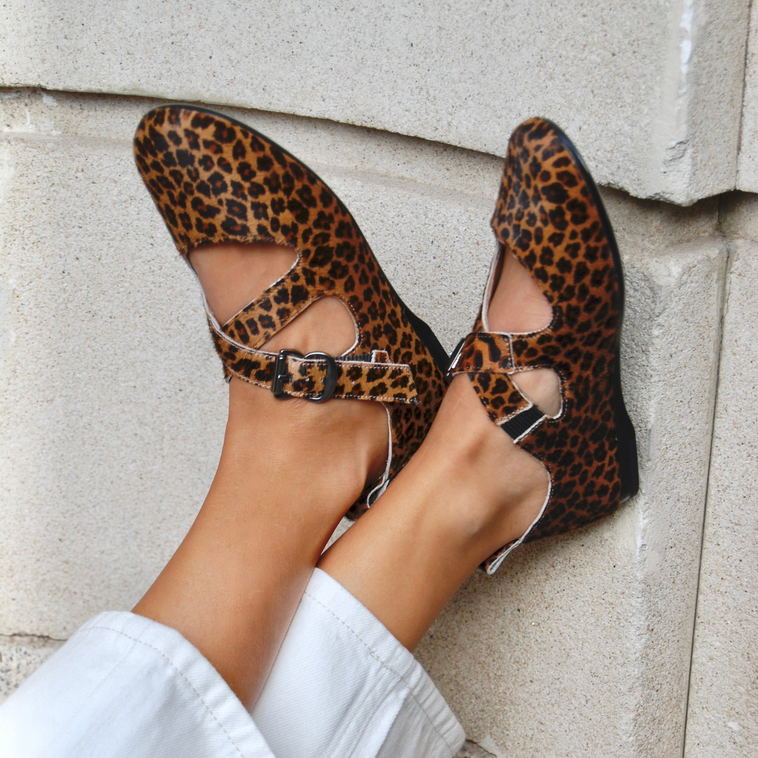 A7456 BAILARINA TIRAS CRUZADAS EFECTO PELO LEOPARDO