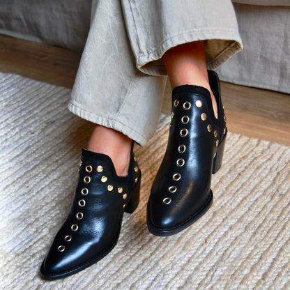 2582 BLACK BOOT