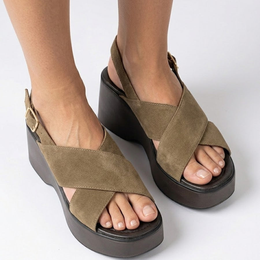 S-13 SANDALIA PLATAFORMA SERRAJE MARRÓN