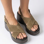 S-13 SANDALIA PLATAFORMA SERRAJE MARRÓN