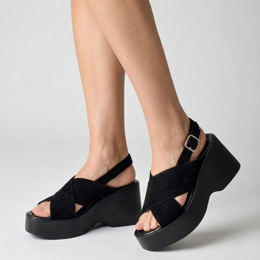 S-13 SANDALIA PLATAFORMA SERRAJE NEGRO