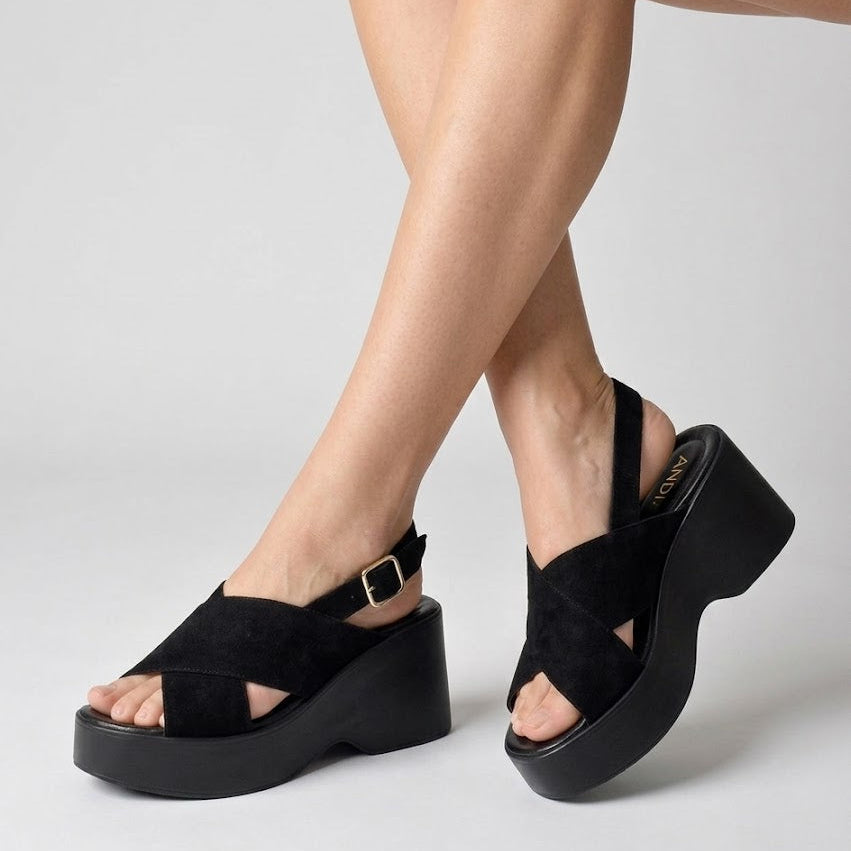 S-13 SANDALIA PLATAFORMA SERRAJE NEGRO