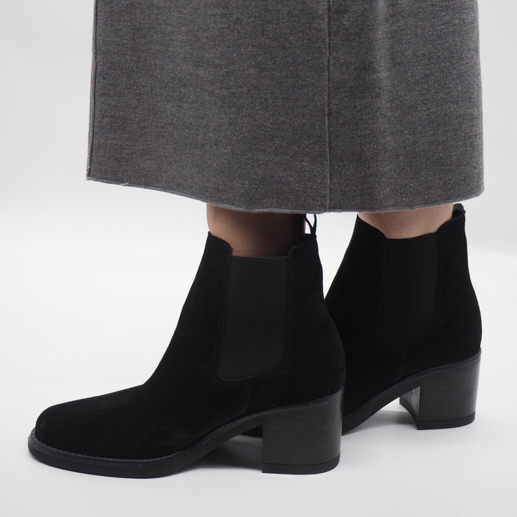 5531 BOTIN CHELSEA SERRAJE NEGRO