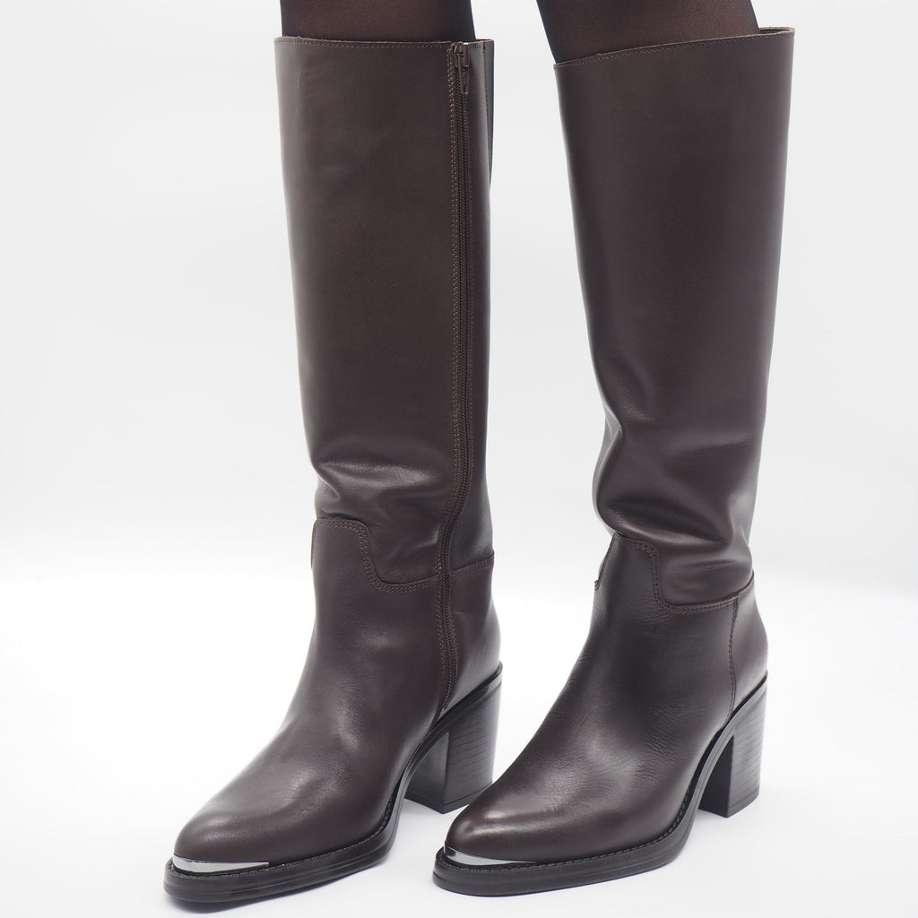 5245 BOTA PIEL MARRON TACÓN ANCHO