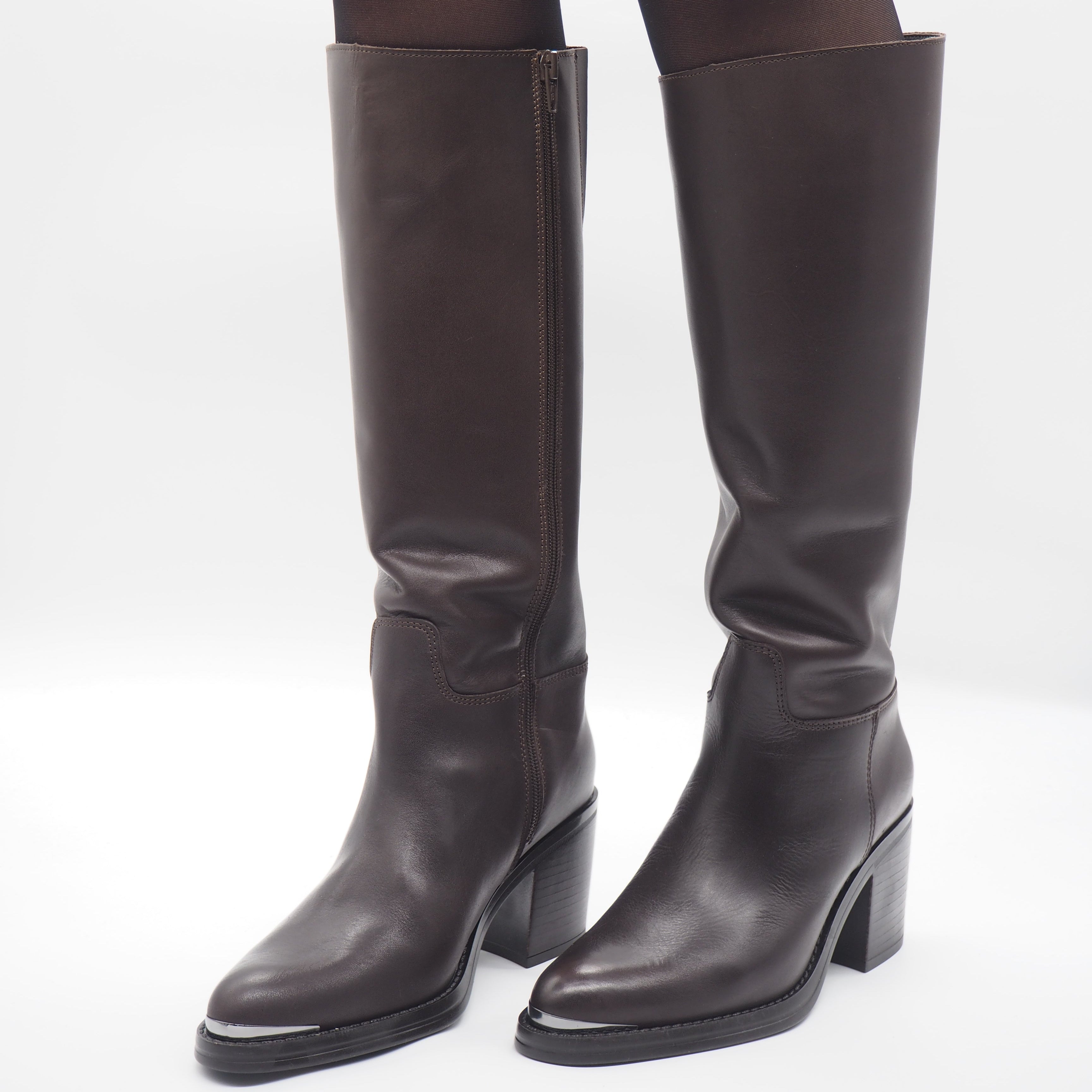 5245 BOTA PIEL MARRON TACÓN ANCHO
