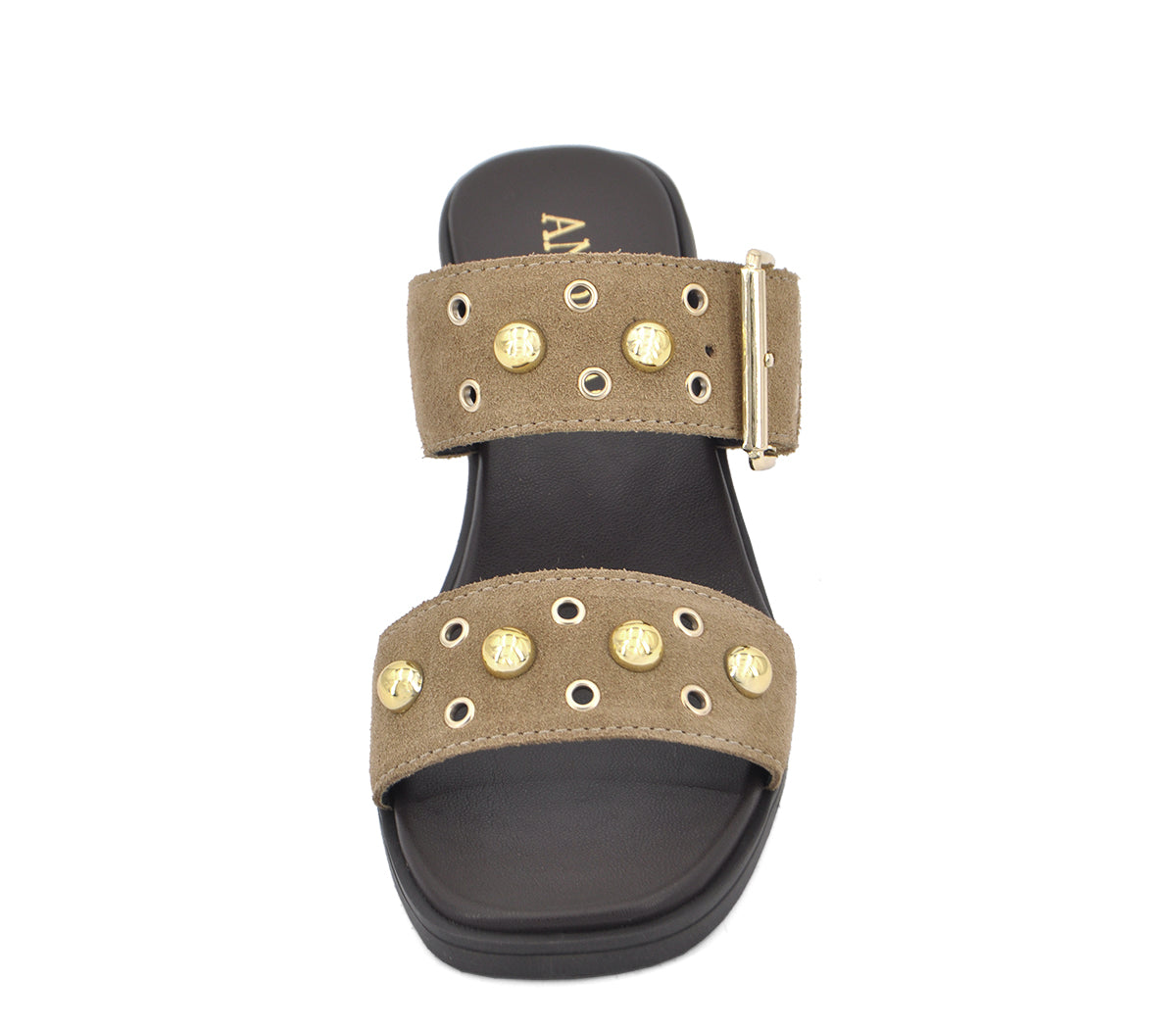 S-5 SANDALIA TACÓN SERRAJE ARENA TACHAS